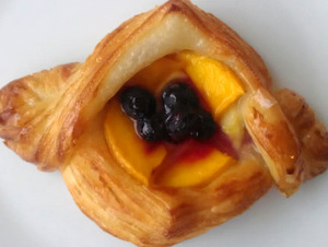 Fruit Danish(Mango & Blue berry)